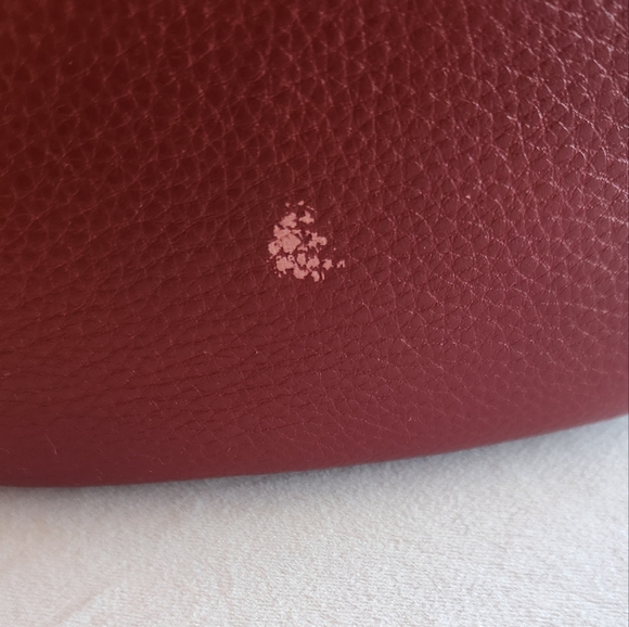 MK Michael Kors Ginny Medium Messenger Red - Picture 8 of 16